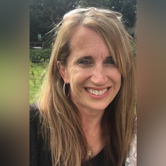 Meet your Posher, Julie - Picture 1 of 1